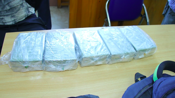 Bắt nghi phạm trong đường dây vận chuyển ma túy xuyên quốc gia, thu 10 bánh heroin