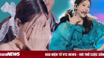 Chi Pu khóc nức nở khi được động viên 'khán giả Việt Nam tự hào về bạn'