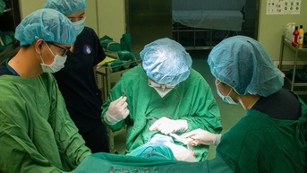 Phẫu thuật cho bệnh nhân dị tật khe hở môi, vòm miệng