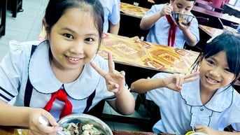 Công khai bữa ăn bán trú mỗi ngày: Khỏe cho trường lẫn phụ huynh, học sinh
