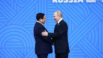 Tổng thống Nga Putin chào đón Thủ tướng Phạm Minh Chính dự hội nghị BRICS mở rộng
