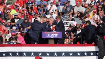 Nổ súng tại điểm vận động tranh cử, mật vụ Mỹ nói cựu Tổng thống Donald Trump an toàn
