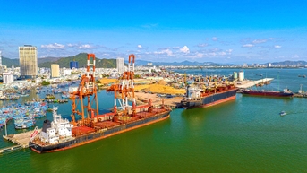 កប៉ាល់ធំៗចូលចតនៅកំពង់ផែ Quy Nhon បានកើនឡើងយ៉ាងខ្លាំង