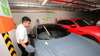 ទីក្រុងហូជីមិញមានស្ថានីយ៍សាករថយន្តអគ្គិសនីសាធារណៈបន្ថែមនៅកណ្តាល។