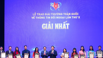 [រូបថត] ទិដ្ឋភាពនៃពិធីប្រគល់ពានរង្វាន់ព័ត៌មានបរទេសជាតិលើកទី១០
