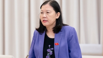 Có người ra nước ngoài chấp hành rất tốt nhưng về Việt Nam lại vượt đèn đỏ