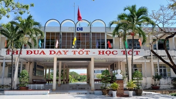 Phụ huynh bức xúc vì nhà trường chậm mua BHYT cho học sinh