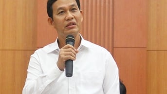 Nhiều lãnh đạo địa phương được cho nghỉ hưu trước tuổi