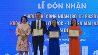 Công nhận 3 khoa xét nghiệm của Bệnh viện Đà Nẵng đạt tiêu chuẩn quốc tế