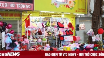 Trùng ngày nghỉ Tết, thị trường Valentine ảm đạm, ngóng khách mua