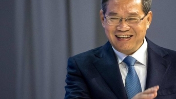 Tại Davos, Thủ tướng Trung Quốc bất ngờ tiết lộ thành tích kinh tế