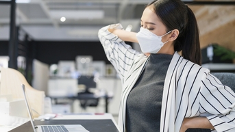 Đau hông khi ngồi là triệu chứng của bệnh gì?