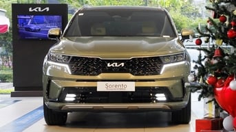 Xe hybrid sạc ngoài cho phép chạy bằng pin bao xa?