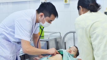 Bé 3 tuổi nguy kịch do tiêu chảy cấp