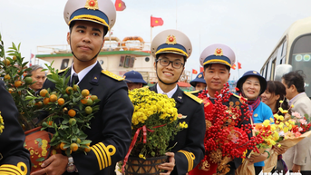 Chúc Tết sớm quân và dân đảo Cồn Cỏ, Lý Sơn