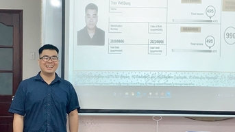 Chàng trai khiếm thính tự chi trả học phí chinh phục 4 bằng đại học