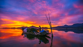 Bình minh trên phá Tam Giang