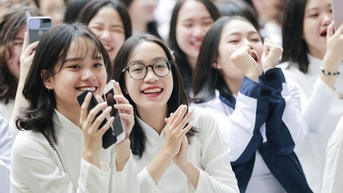 Tiếp tục hạ điểm chuẩn vào lớp 10, có trường điểm chuẩn giảm mạnh