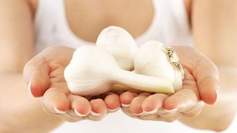 Cần làm gì khi mồ hôi cơ thể nặng mùi?