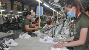 Thị trường trầm lắng, doanh nghiệp da giày tìm cách vượt khó