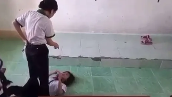 សិស្ស​ស្រី​ដែល​វាយ​មិត្ត​រួម​ថ្នាក់ ត្រូវ​បាន​ព្យួរ​ការ​សិក្សា​រយៈ​ពេល​១​សប្តាហ៍