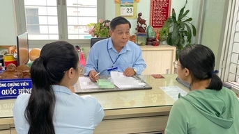 Bán đất đã công chứng nhưng chưa sang tên, có được yêu cầu phong tỏa?