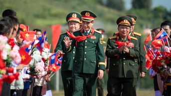 Bộ Quốc phòng Việt Nam tặng công trình xây dựng doanh trại biên phòng cho Lào