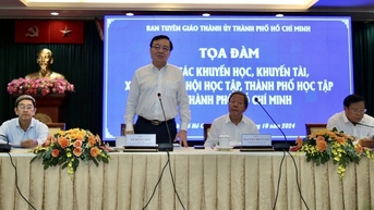 Phát triển kinh tế bền vững nhờ giáo dục và khuyến học tại TP.HCM