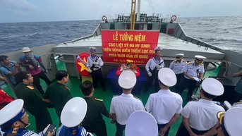Tết sớm ở nhà giàn DK1