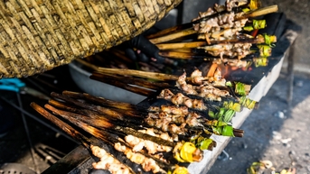 Ngày bán hơn 500 suất, quán bún chả nổi tiếng Nam Định tiết lộ bí quyết trăm năm