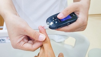 Co giật, sùi bọt mép tưởng 'vong nhập' hóa ra do hạ đường huyết