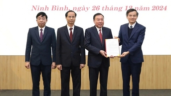Thành lập Đảng bộ thành phố Hoa Lư