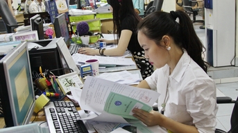 Tiền lương và trợ cấp cán bộ dôi dư do sáp nhập huyện xã, nghỉ hưu trước tuổi
