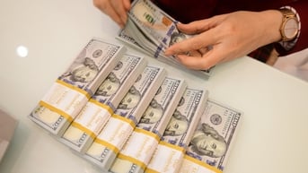 Tin tức sáng 6-11: Giá USD 'chợ đen' tăng vọt; Lộ diện 'ngôi sao' tăng giá trên sàn chứng khoán