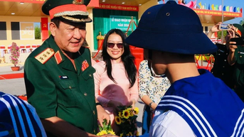 Thanh niên Đồng Nai nô nức tòng quân