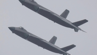 Tiêm kích tàng hình J-20 của Trung Quốc thắng F-22 của Mỹ