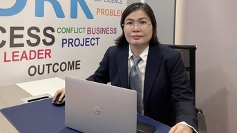 Cán bộ bị phạt tù treo, có buộc phải thôi việc?