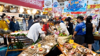 មហោស្រពគ្រឿងសមុទ្រដ៏ធំបំផុតប្រចាំឆ្នាំនៅ Central Retail Vietnam ប្រព័ន្ធលក់រាយ