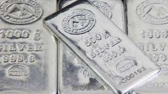 Giá bạc phục hồi mạnh mẽ