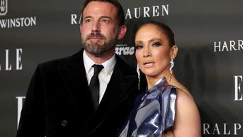 Jennifer Lopez và Ben Affleck thân thiết trở lại sau vụ cháy ở Los Angeles