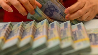 Tin tức sáng 4-11: Ngân hàng đầu tiên nắm khối tài sản trên 100 tỉ USD