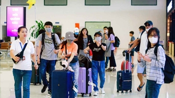 "Sốt" vé máy bay kỳ nghỉ 30/4, du lịch tìm cách thích ứng