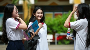 Điểm chuẩn ĐH Kinh tế TP.HCM tăng mạnh, có ngành tăng 5 điểm