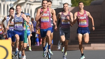 Runner Mỹ hoãn cưới để dự giải thế giới