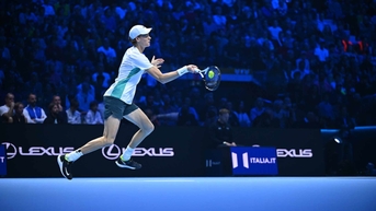 Sinner hạ Medvedev ở bán kết ATP Finals