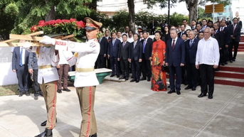 Tổng Bí thư, Chủ tịch nước Tô Lâm đặt vòng hoa tại Tượng đài Bác Hồ ở La Habana