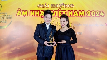 Tùng Dương nhận Giải Sol Vàng mùa đầu tiên