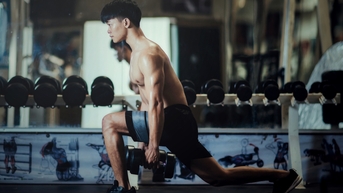 Có nên tập tạ hàng ngày để tăng cơ bắp?