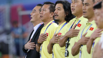 HLV Hoàng Anh Tuấn: 'Tôi chỉ hài lòng kết quả, phải quên ngay chiến thắng này'