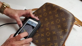 Dùng AI để phát hiện hàng giả